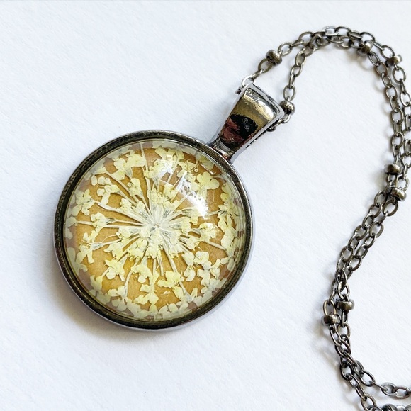 Beautiful Handmade Real Pressed Flower Necklace in Tan - Picture 2 of 4